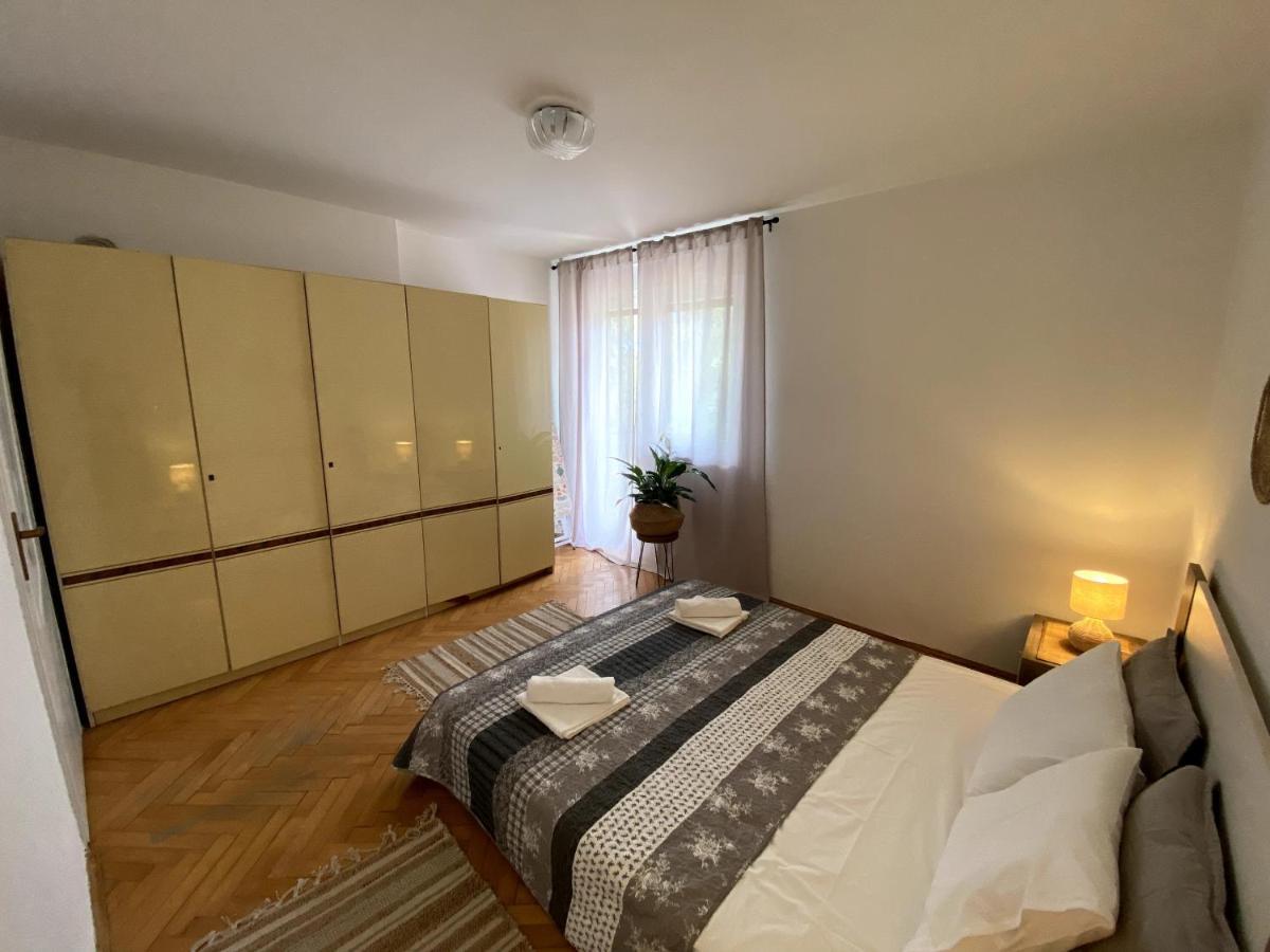 Apartman Francesca พูลา ภายนอก รูปภาพ